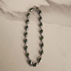 Green Gemstone Sterling Silver bracelet. 7 1/2 inch.